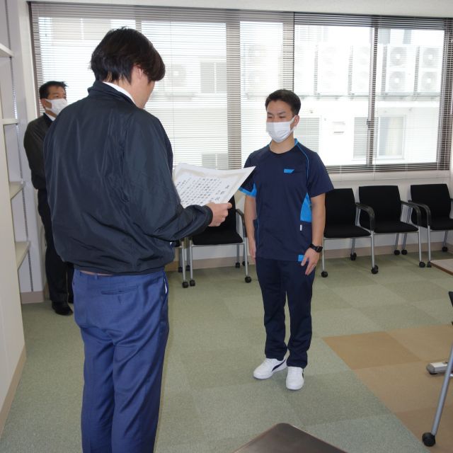 令和７年度永年勤続表彰式（勤続１０年表彰）を行いました！